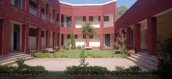 Govt Associate College for Women Quaidabad Picture 2
