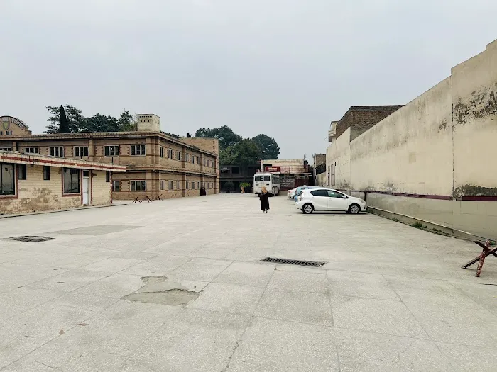Main campus AWKUM Picture 1