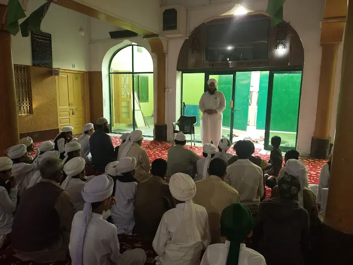 Madrasa tul madina faizan e madina gujrat Picture 1