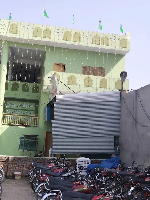 Madrasa tul madina faizan e madina gujrat Picture 3