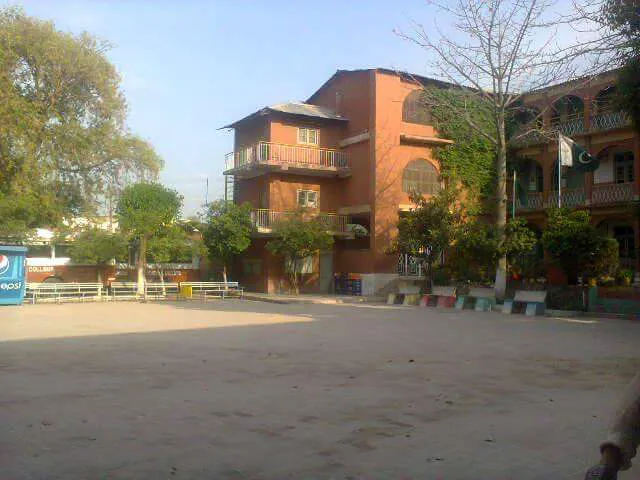 Warsak Model School and College Picture 3