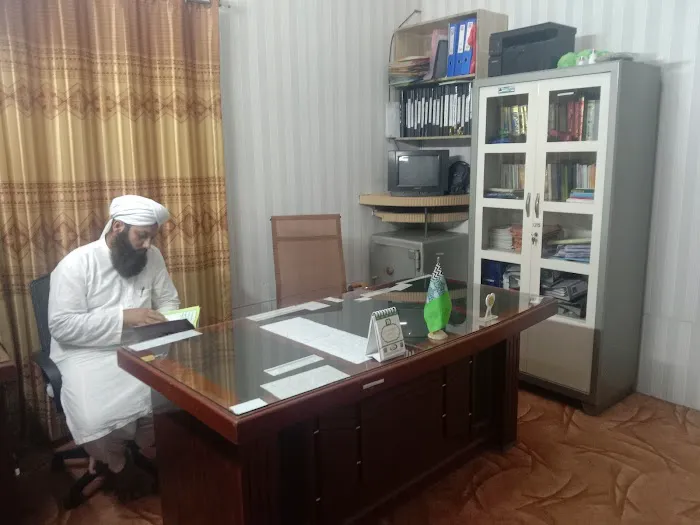 Jamya tul Madina Faizan-e-islam Picture 9