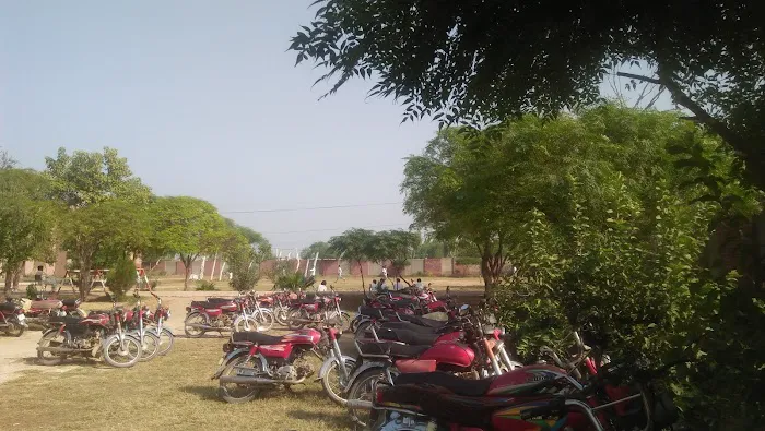 Government Associate College Kot Momin Picture 2