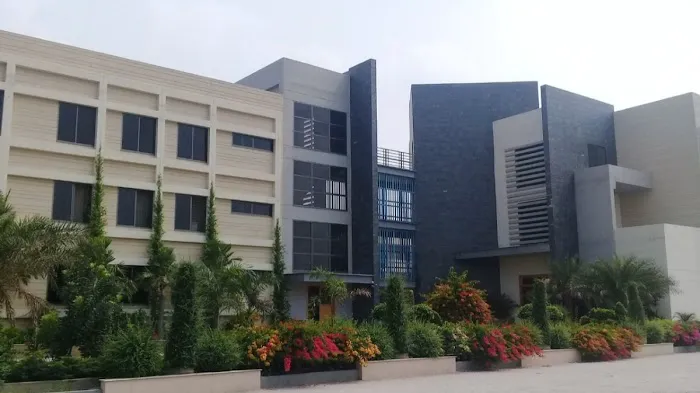 Mukabbir University of Science & Technology Picture 5