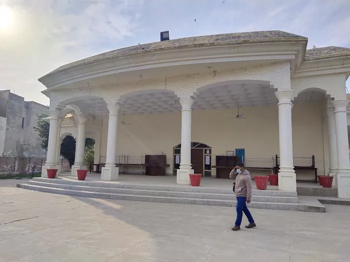 University of Gujrat Marghzar Campus Picture 5