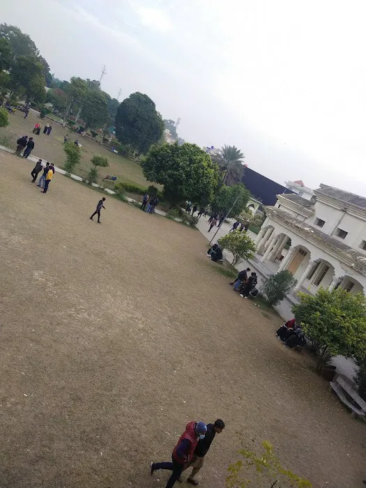 University of Gujrat Marghzar Campus Picture 1