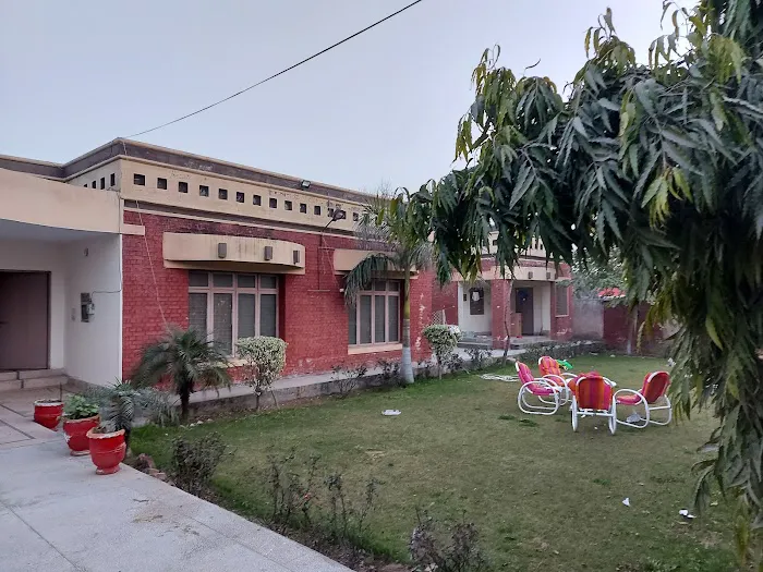 Principal Residence Government islamia post Graduate college for women Hafizabad Picture 5