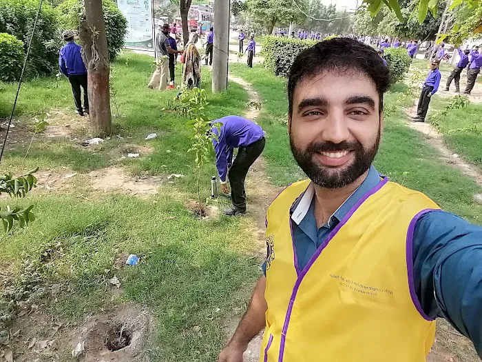 Superior College Shaheenabad campus Picture 7