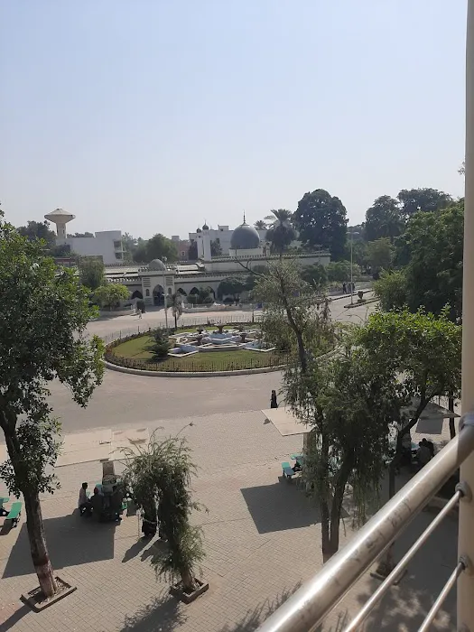 Main Fountain Chowk, University of Sargodha Picture 4