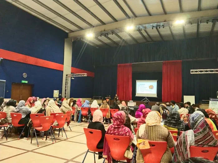 The Learning Hub College For Girls Picture 6
