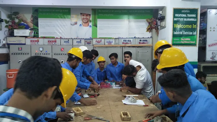 Vocational Training Institute, Gill Road, Gujranwala Picture 4
