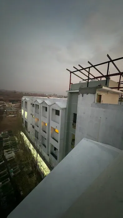 Mehvarz Global University School & College Picture 2