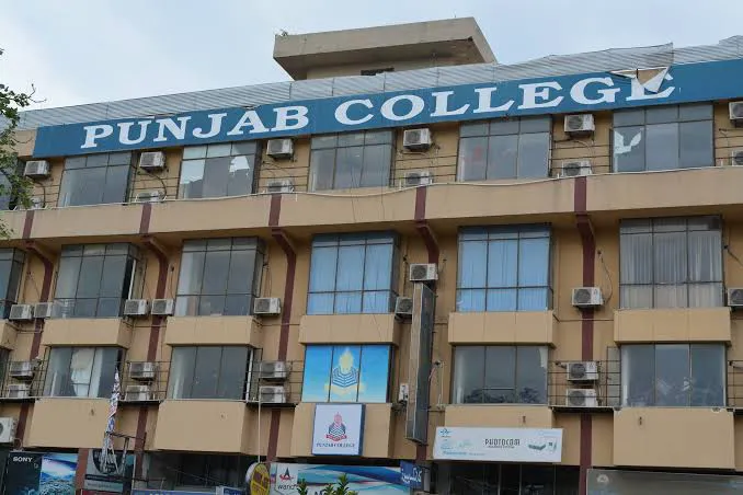 Punjab College Blue Area Picture 3
