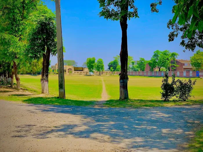 University of Engineering & Technology Gujranwala Campus Picture 7