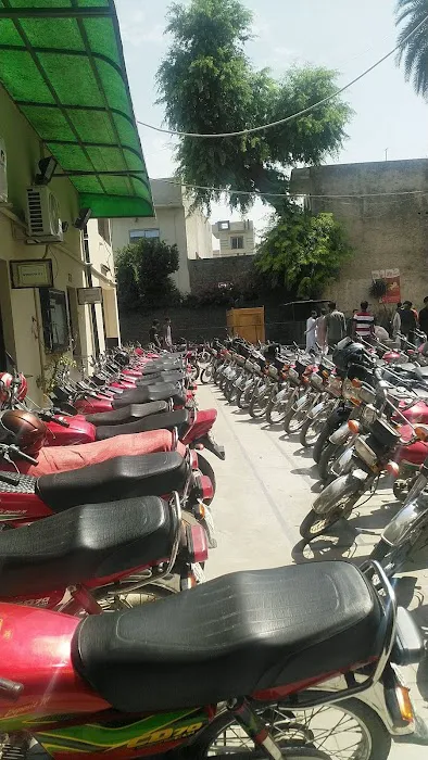 Punjab College of Commerce - III Picture 3