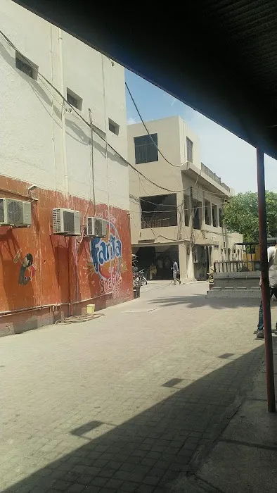Punjab College of Commerce - III Picture 4