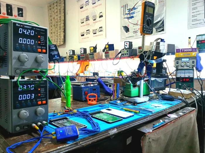 Links Mobile Repairing Institute Picture 3