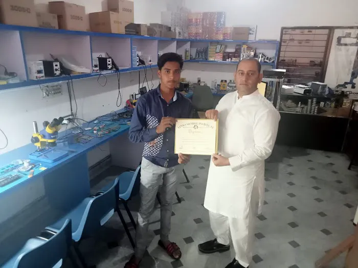Links Mobile Repairing Institute Picture 10