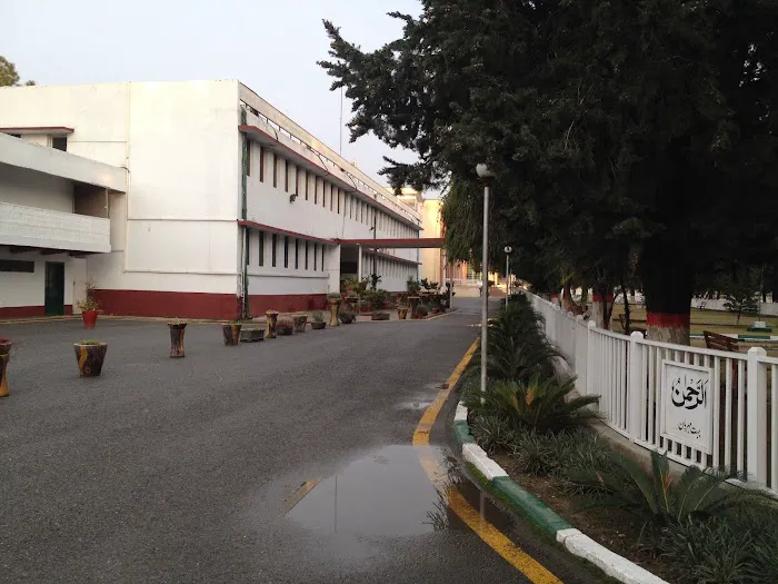 Administration Block - UOM Picture 1