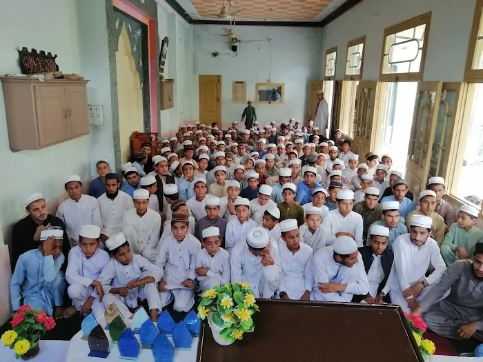Madrasa Tahfeez Ul Quran Chakesar Picture 5