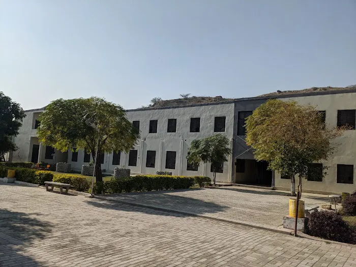 Alabbas Science School and College Picture 3