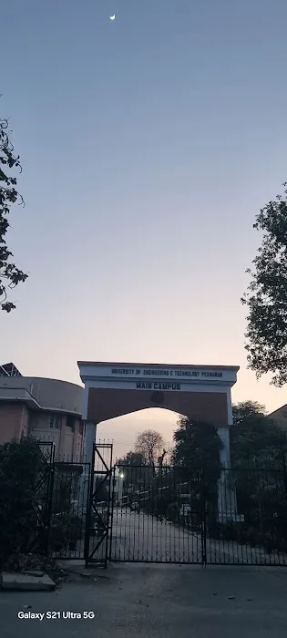 UET Peshawar Administration Block Picture 2