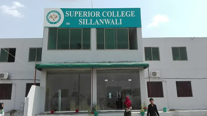 Superior College (Boys) Picture 3