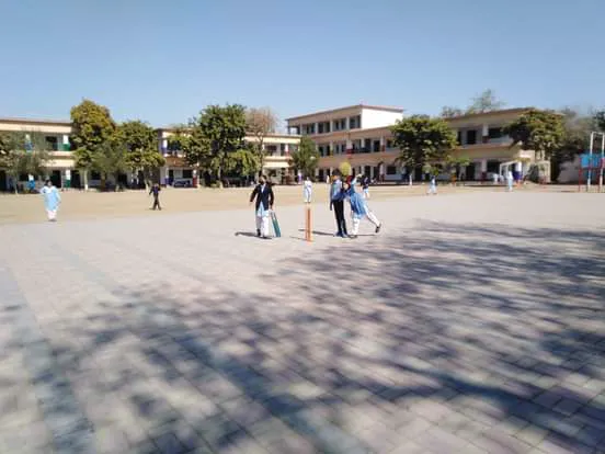 Fazaia Model Inter College Mushaf Picture 3